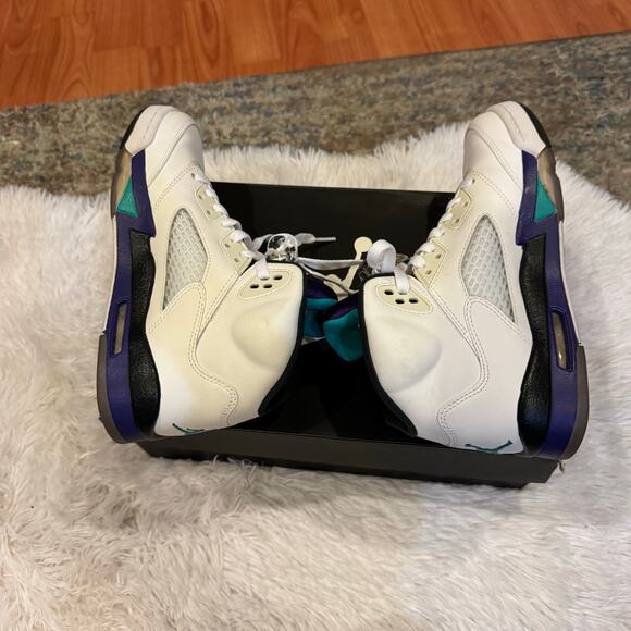 Air Jordan Kid’s Retro Grape 5’s Size 5.5 - Picture 9 of 10